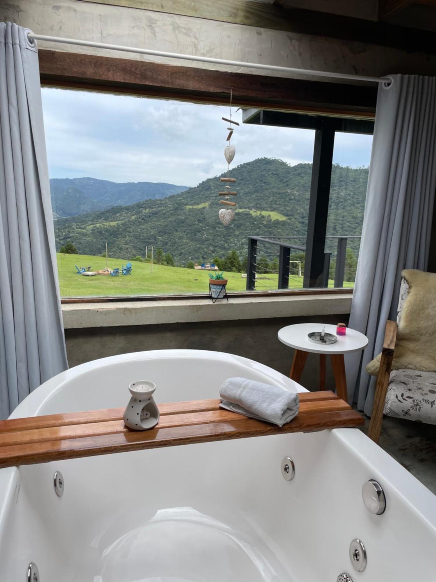 Pousada Colina Dos Ventos - Cabana Monte! Урубиси Экстерьер фото